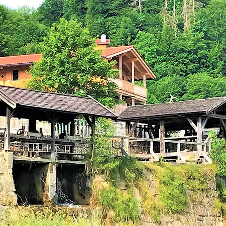 Ferienhaus Bachperle - Alpenidyll Mit Kamin, Balkon Oder Terrasse Fuer Geniesser * Kiefersfelden